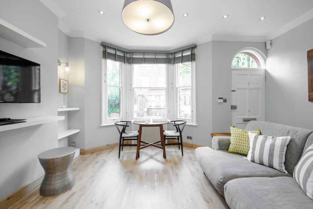 1 bed 1st Floor Flat for rent in Hampstead. From Chestertons Estate Agents - Hampstead Lettings