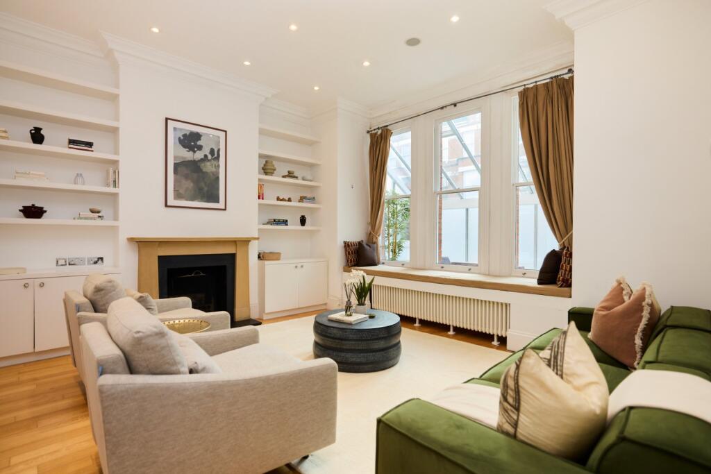 5 bed End of Terrace for rent in Hampstead. From Chestertons Estate Agents - Hampstead Lettings 5 bed End of Terrace for rent in Hampstead. From Chestertons Estate Agents - Hampstead Lettings