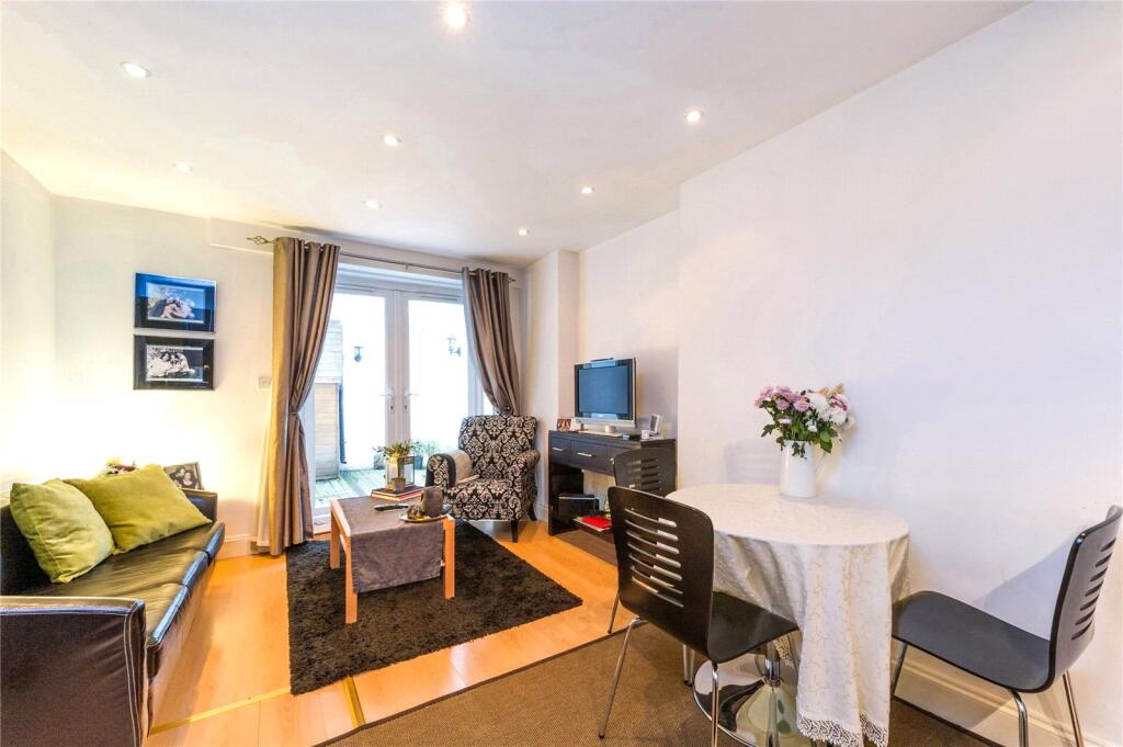 2 bed 1st Floor Flat for rent in Hampstead. From Chestertons Estate Agents - Hampstead Lettings