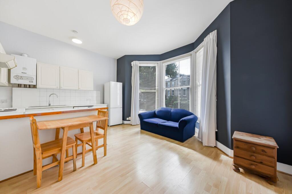 1 bed 1st Floor Flat for rent in Willesden. From Chestertons Estate Agents - Hampstead Lettings