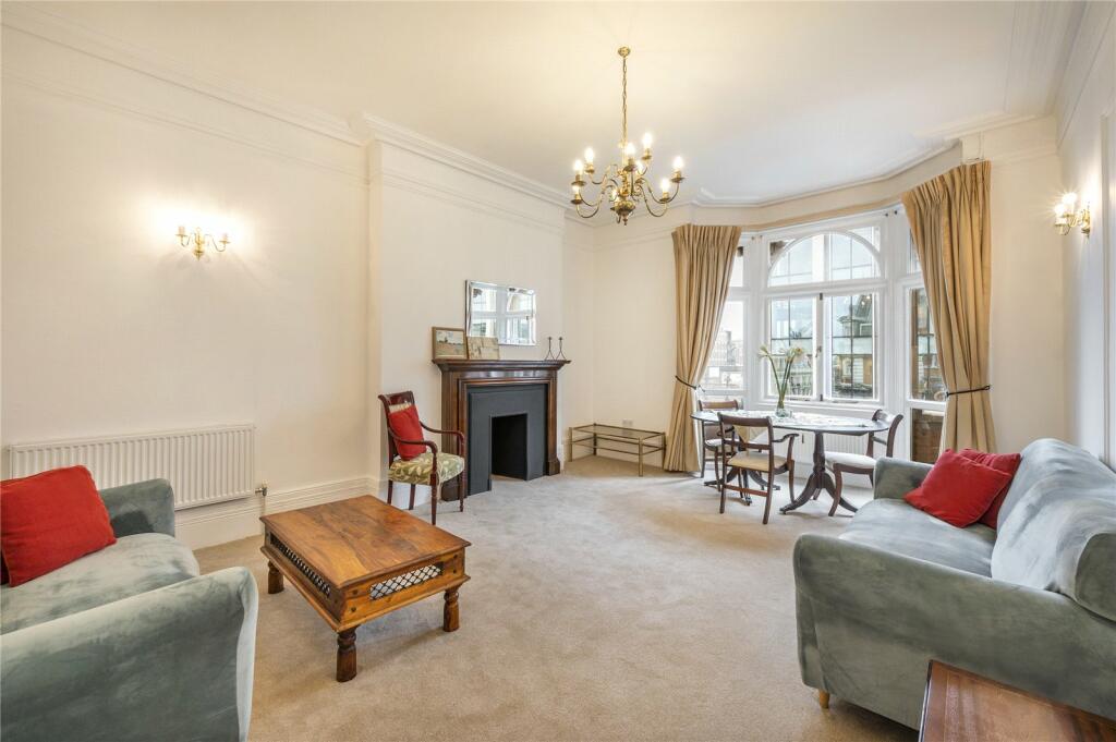 3 bed Flat for rent in Paddington. From Chestertons Estate Agents - Hyde Park Lettings