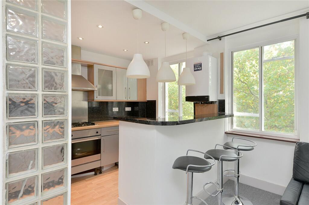 2 bed Flat for rent in Paddington. From Chestertons Estate Agents - Hyde Park Lettings