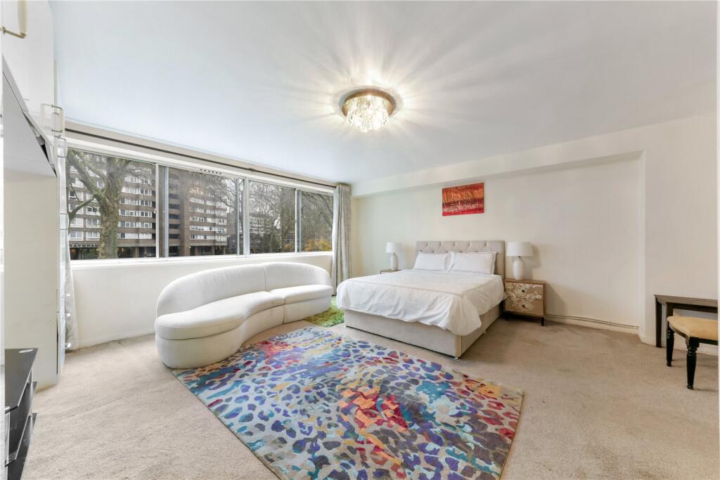 4 bed Mid Terraced House for rent in Paddington. From Chestertons - Capital Markets