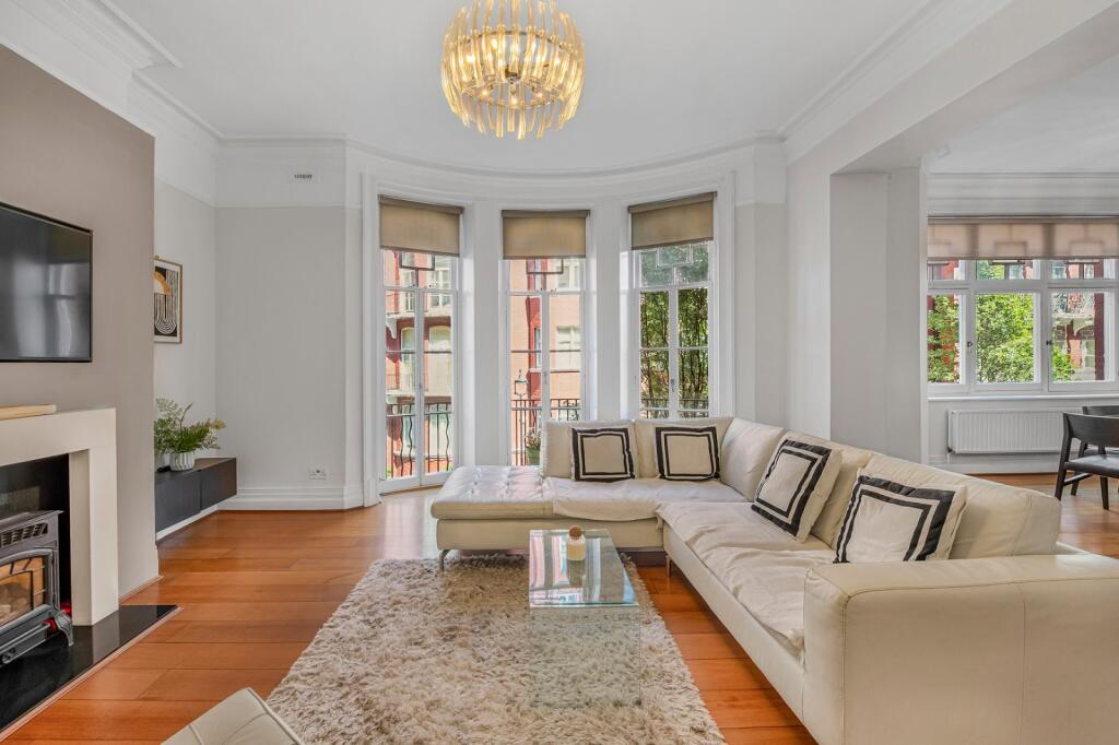 3 bed 1st Floor Flat for rent in Camden Town. From Chestertons - Capital Markets 3 bed 1st Floor Flat for rent in Camden Town. From Chestertons - Capital Markets