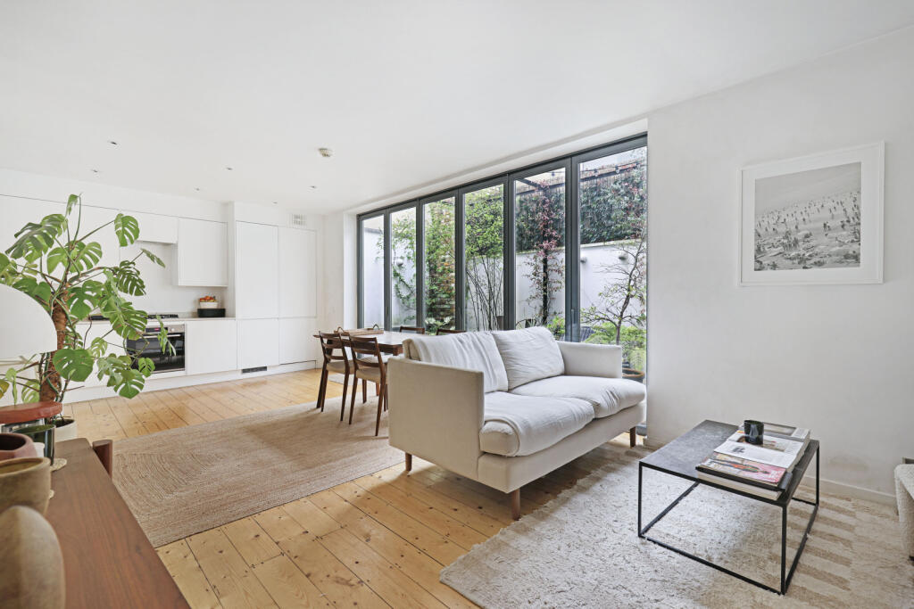 1 bed Flat for rent in Stoke Newington. From Chestertons Estate Agents - Islington Lettings