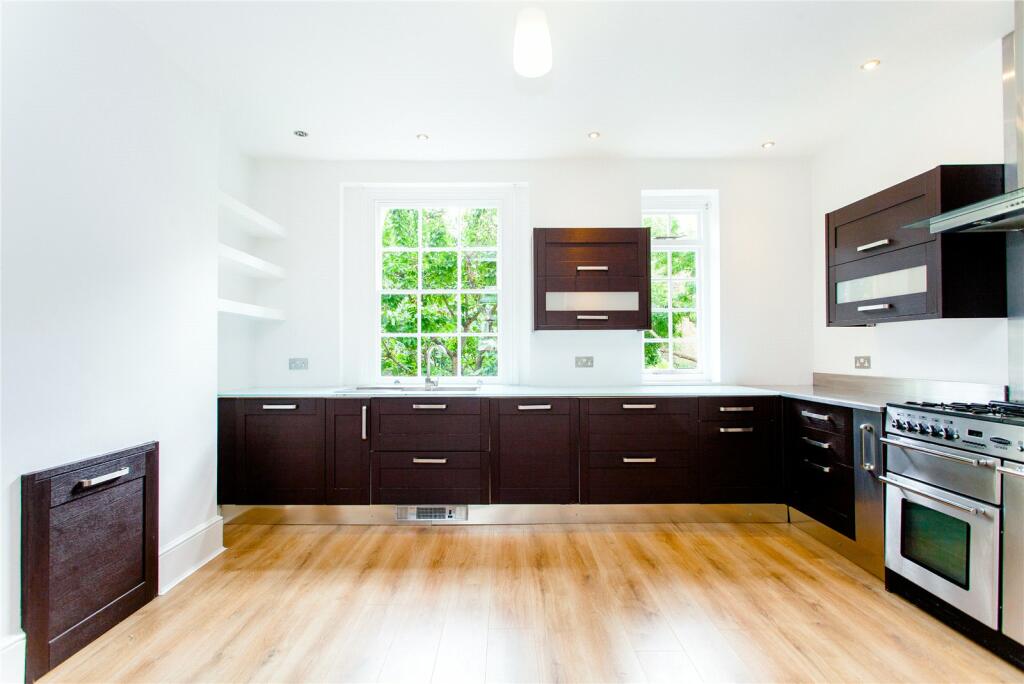 4 bed Mid Terraced House for rent in Islington. From Chestertons Estate Agents - Islington Lettings