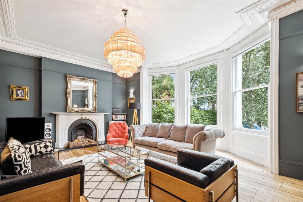 5 bed Detached for rent in Stoke Newington. From Chestertons - Islington