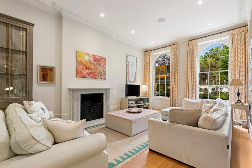 5 bed Mid Terraced House for rent in Islington. From Chestertons - Islington