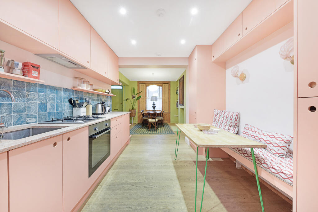 3 bed Mid Terraced House for rent in Hackney. From Chestertons - Islington