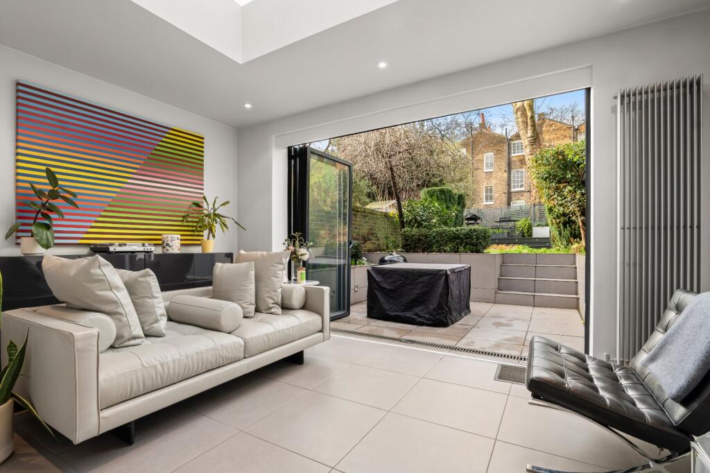 3 bed Mid Terraced House for rent in Islington. From Chestertons - Islington 3 bed Mid Terraced House for rent in Islington. From Chestertons - Islington