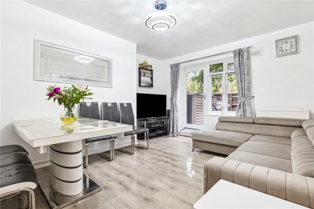 3 bed 1st Floor Flat for rent in Islington. From Chestertons - Islington