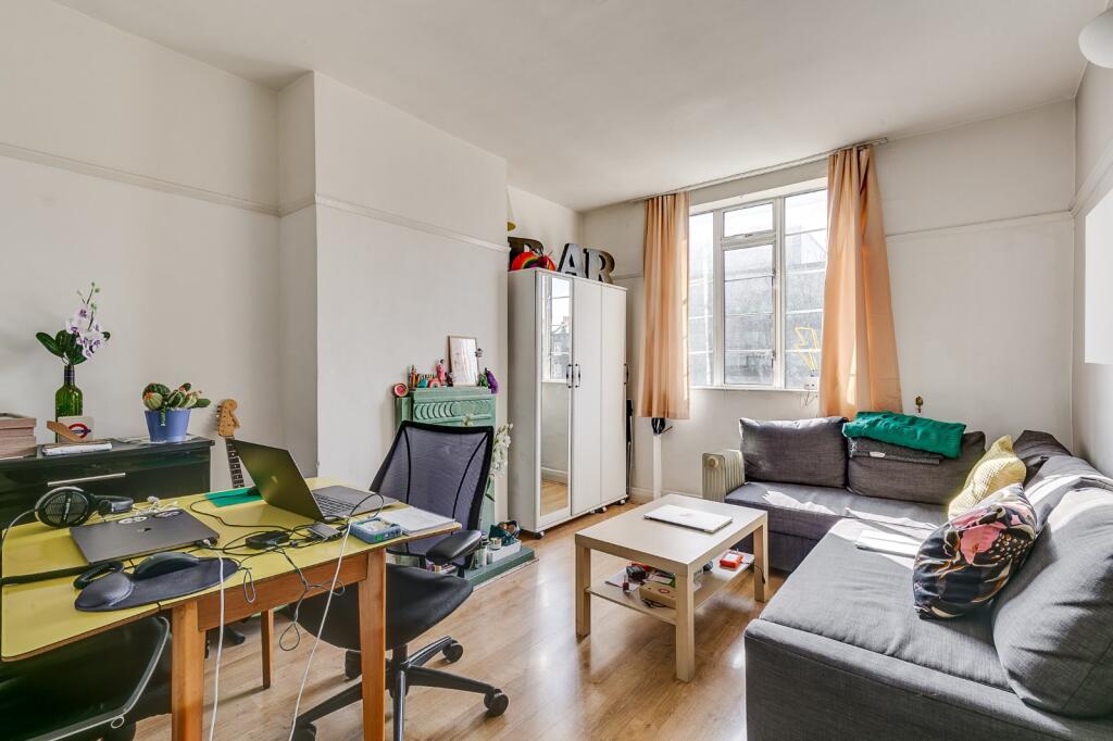 1 bed 1st Floor Flat for rent in Islington. From Chestertons - Islington