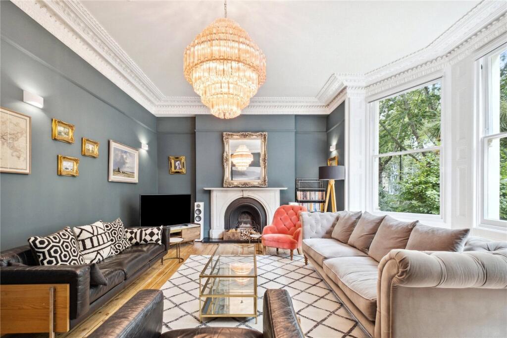 5 bed Detached for rent in Stoke Newington. From Chestertons - Islington