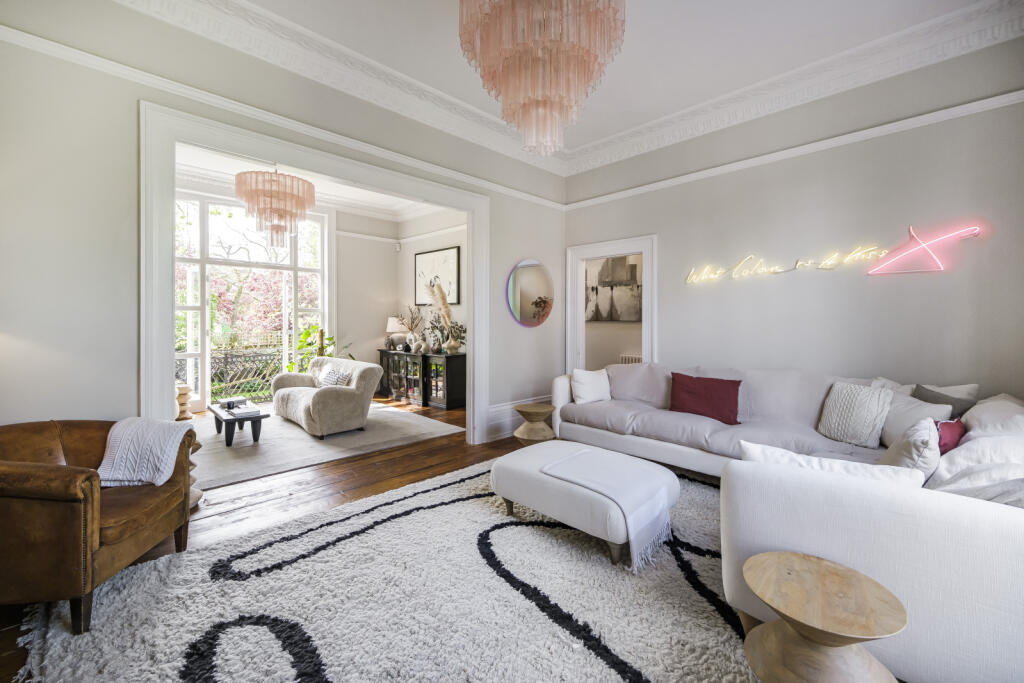 4 bed Semi Detached for rent in Islington. From Chestertons - Islington