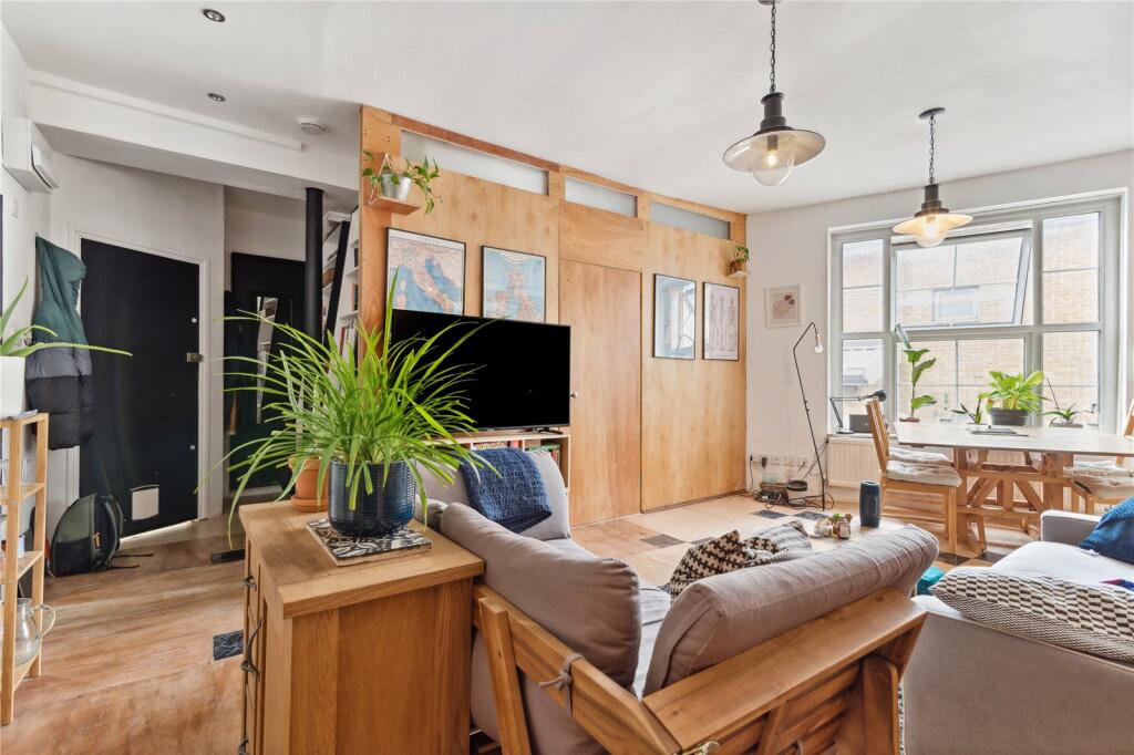 4 bed 1st Floor Flat for rent in Stoke Newington. From Chestertons - Islington