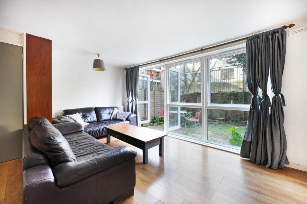 3 bed Mid Terraced House for rent in Islington. From Chestertons - Islington