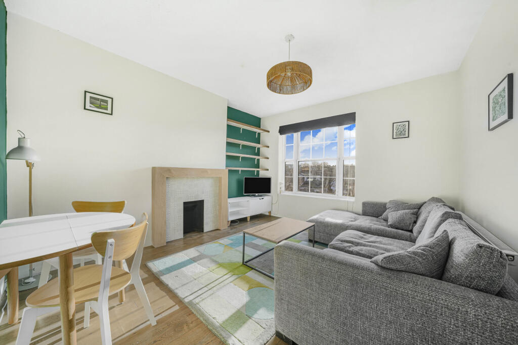 2 bed 1st Floor Flat for rent in Stoke Newington. From Chestertons - Islington