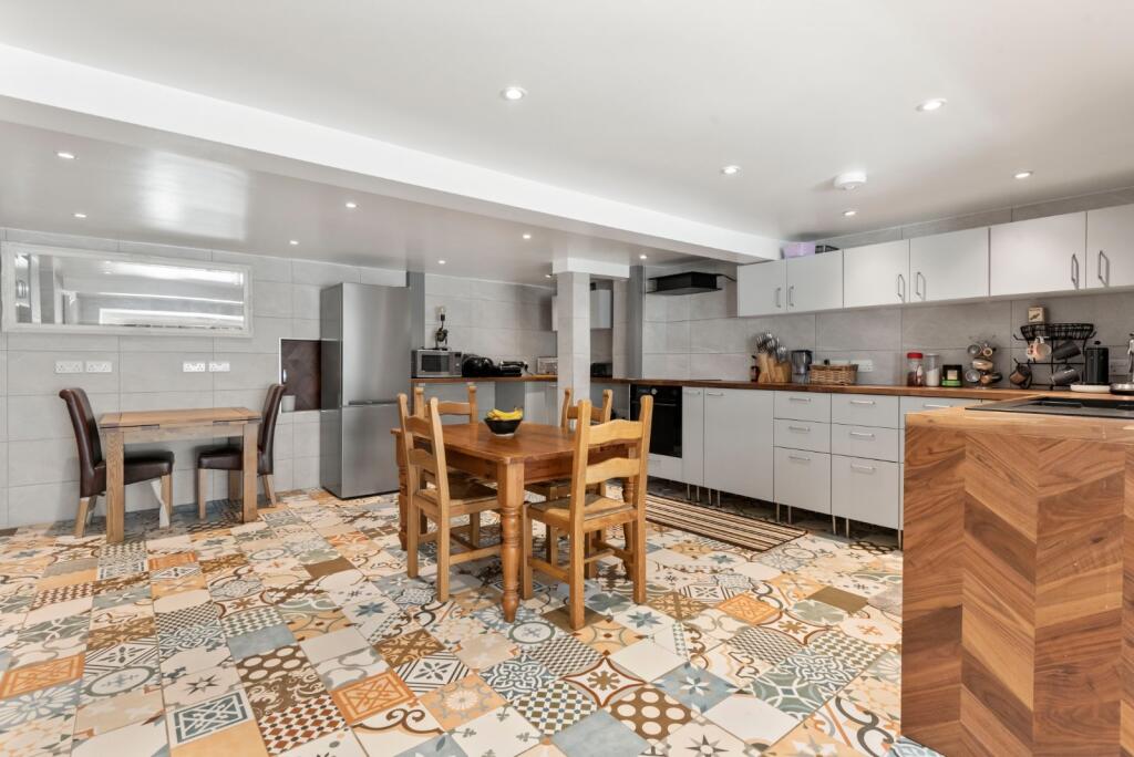 2 bed Annexe for rent in Islington. From Chestertons - Islington