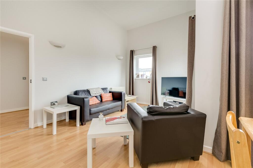 2 bed 1st Floor Flat for rent in Islington. From Chestertons - Islington
