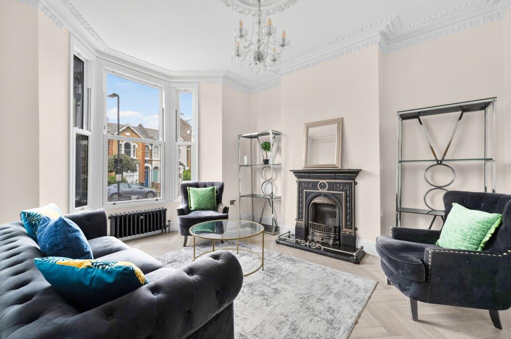 5 bed Mid Terraced House for rent in Stoke Newington. From Chestertons - Islington