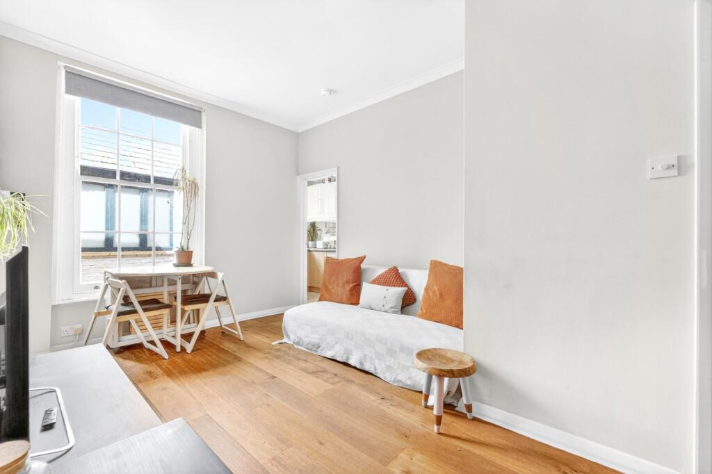 1 bed 1st Floor Flat for rent in Islington. From Chestertons - Islington