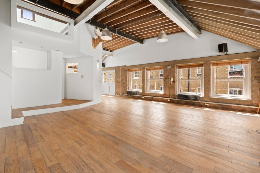 1 bed 1st Floor Flat for rent in London. From Chestertons - Islington