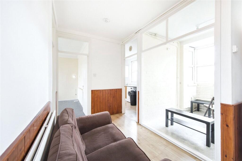 3 bed 1st Floor Flat for rent in Hackney. From Chestertons - Islington 3 bed 1st Floor Flat for rent in Hackney. From Chestertons - Islington