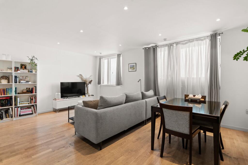 2 bed 1st Floor Flat for rent in Islington. From Chestertons - Islington