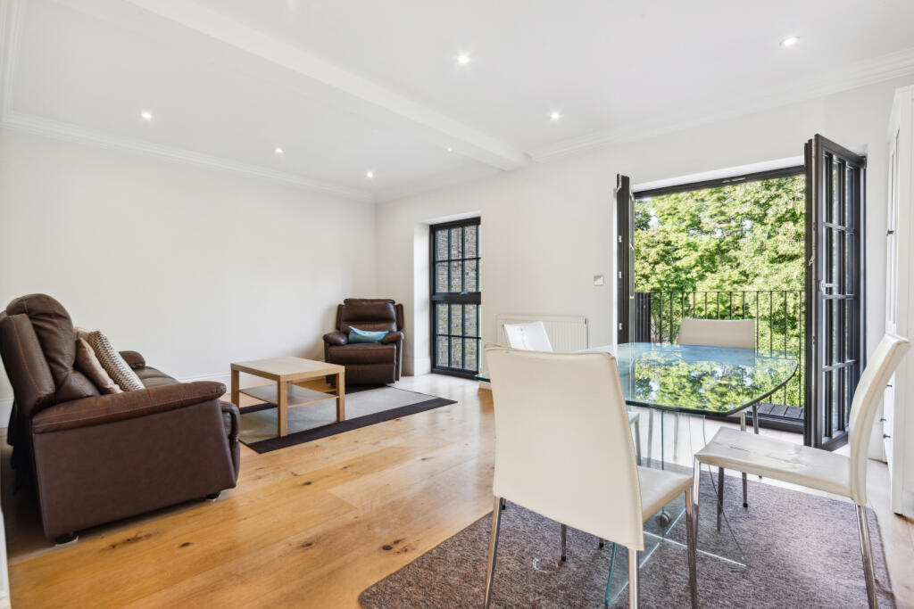 2 bed 1st Floor Flat for rent in Islington. From Chestertons - Islington