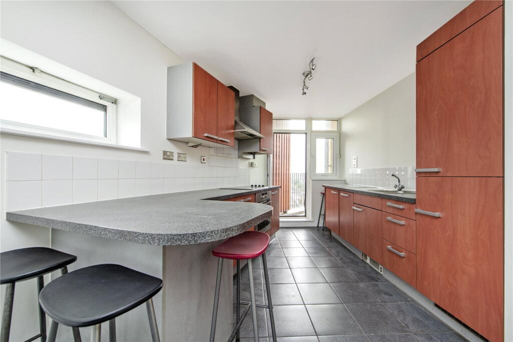 2 bed 1st Floor Flat for rent in Hackney. From Chestertons - Islington