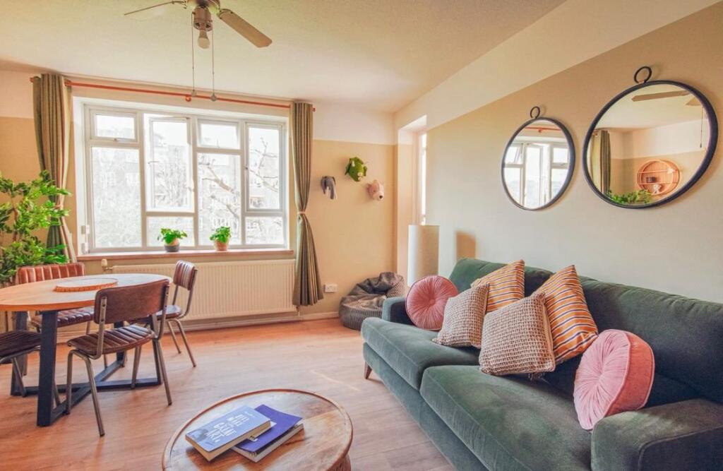 4 bed 1st Floor Flat for rent in Stoke Newington. From Chestertons - Islington