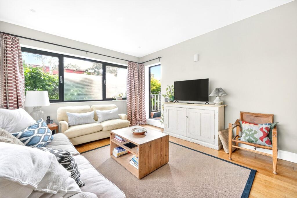 2 bed Annexe for rent in Islington. From Chestertons - Islington