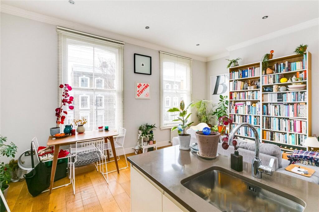 2 bed 1st Floor Flat for rent in Islington. From Chestertons - Islington
