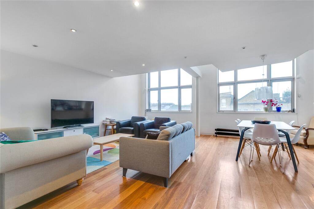 2 bed 1st Floor Flat for rent in Islington. From Chestertons - Islington
