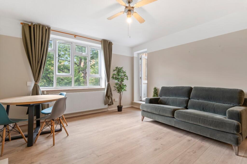 4 bed 1st Floor Flat for rent in Stoke Newington. From Chestertons - Islington 4 bed 1st Floor Flat for rent in Stoke Newington. From Chestertons - Islington
