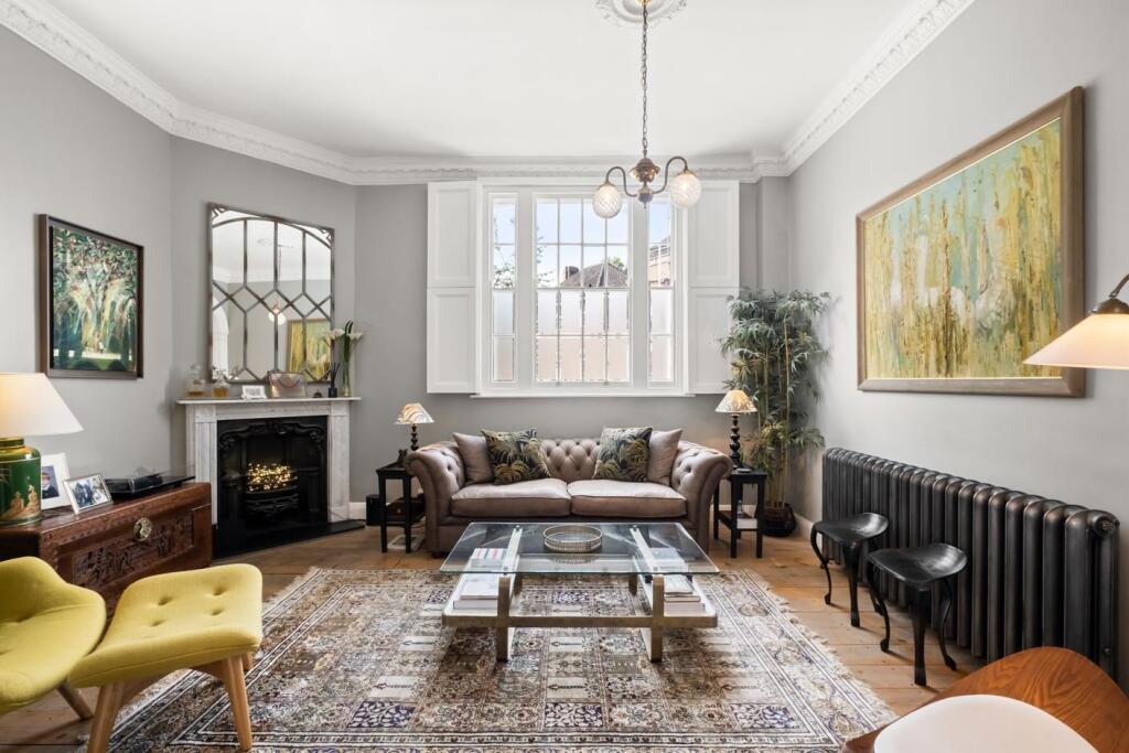 4 bed End of Terrace for rent in Islington. From Chestertons - Islington