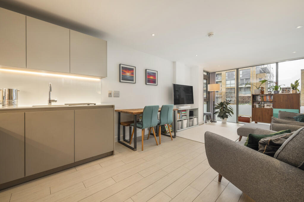 2 bed 1st Floor Flat for rent in Islington. From Chestertons - Islington