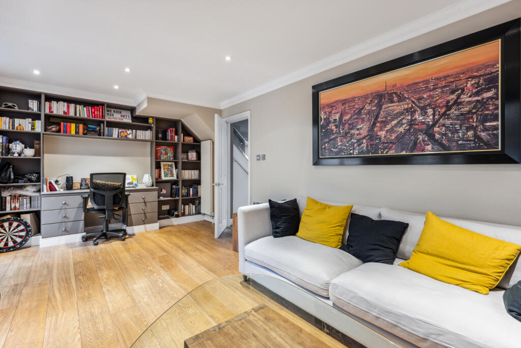 2 bed Detached for rent in Islington. From Chestertons - Islington