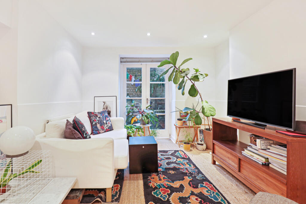 2 bed Mid Terraced House for rent in Islington. From Chestertons - Islington 2 bed Mid Terraced House for rent in Islington. From Chestertons - Islington