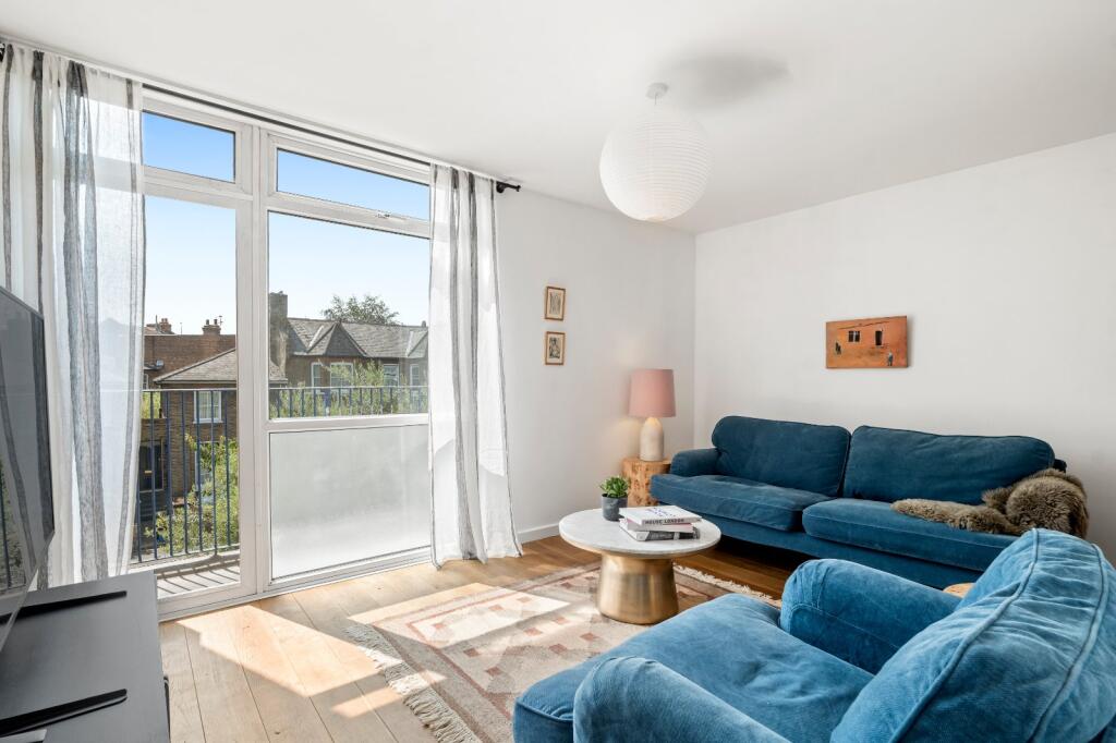 2 bed 1st Floor Flat for rent in Islington. From Chestertons - Islington