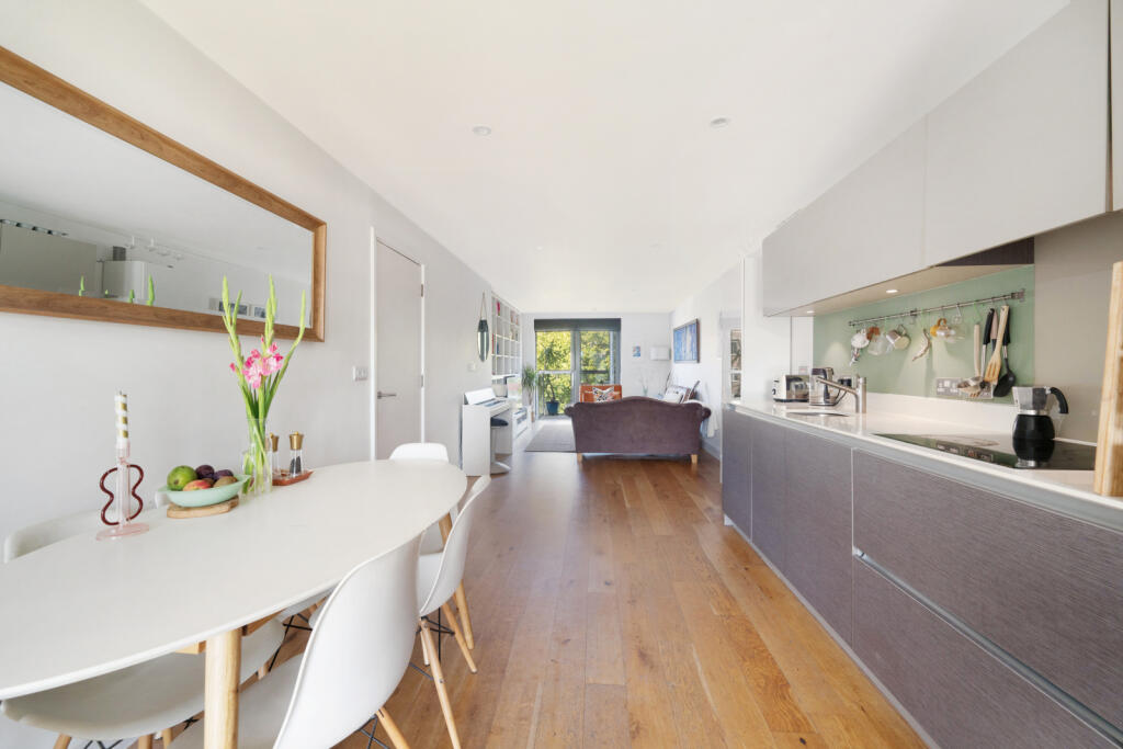 2 bed 1st Floor Flat for rent in Islington. From Chestertons - Islington