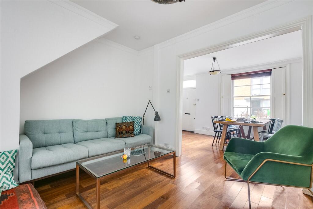 2 bed Mid Terraced House for rent in Islington. From Chestertons - Islington