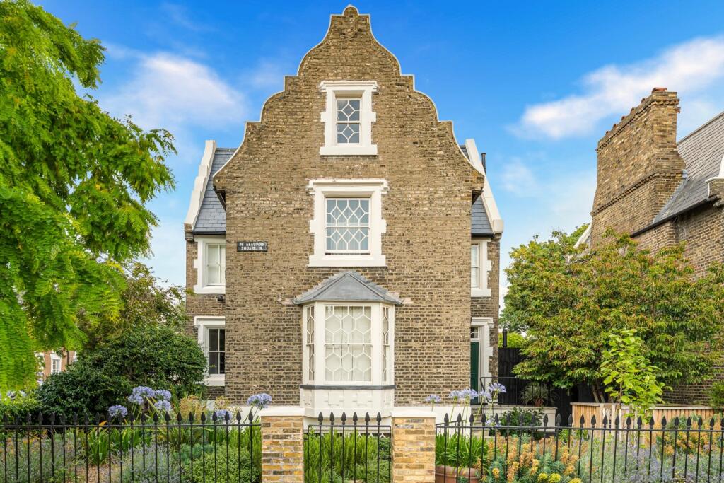 3 bed Detached for rent in Islington. From Chestertons - Islington