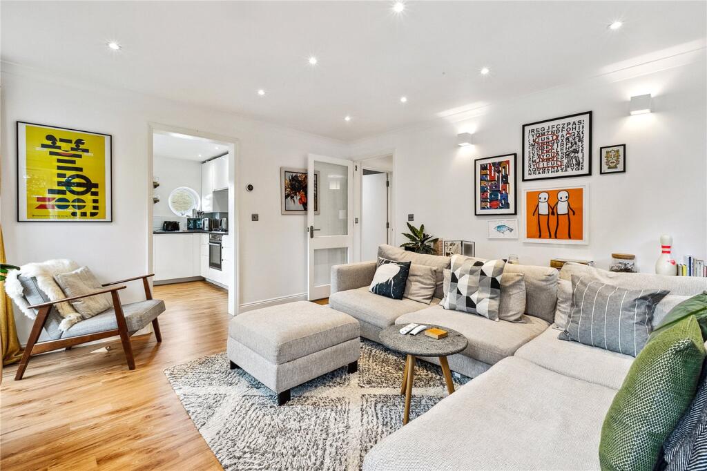 2 bed 1st Floor Flat for rent in Islington. From Chestertons - Islington