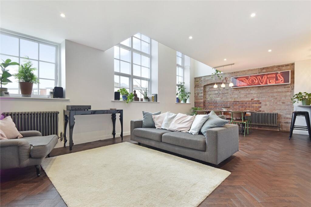 2 bed 1st Floor Flat for rent in Islington. From Chestertons - Islington
