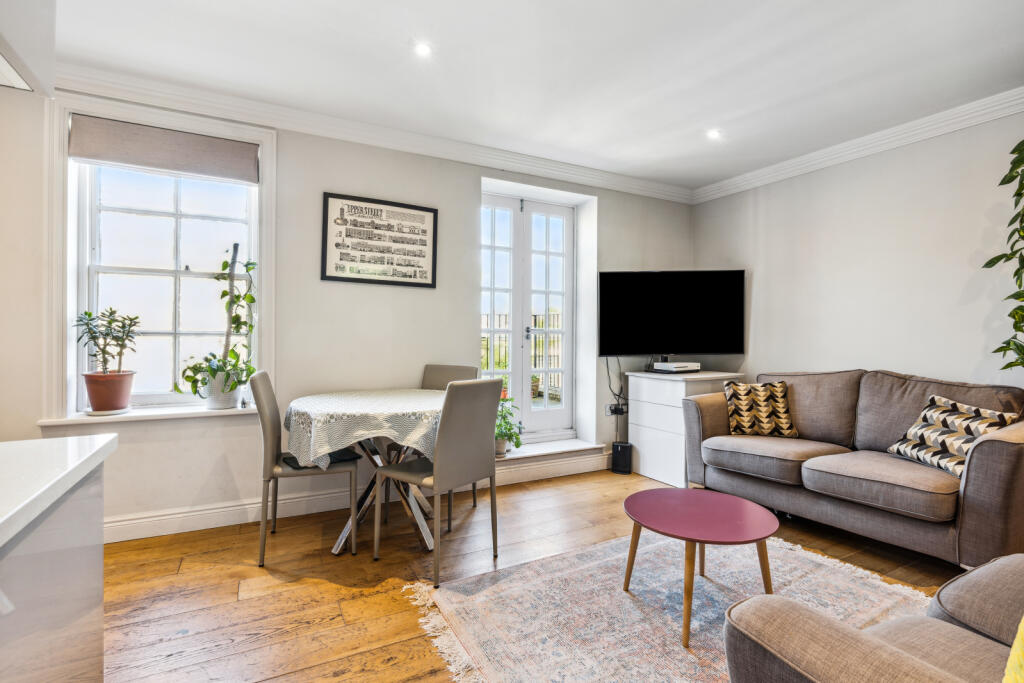 2 bed 1st Floor Flat for rent in Islington. From Chestertons - Islington