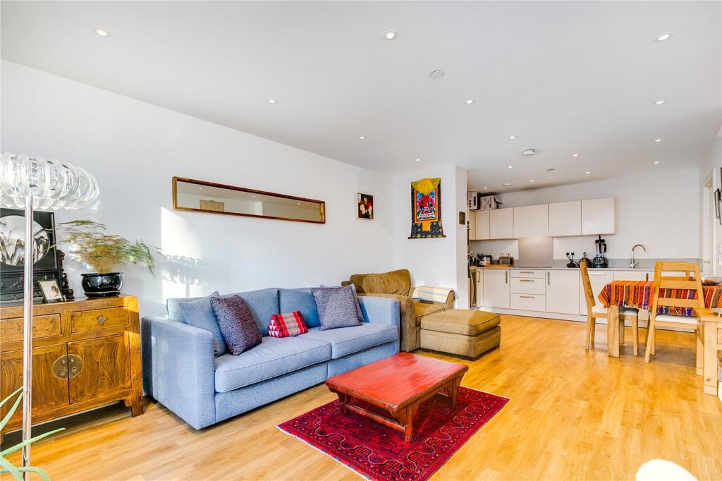 2 bed 1st Floor Flat for rent in Islington. From Chestertons - Islington