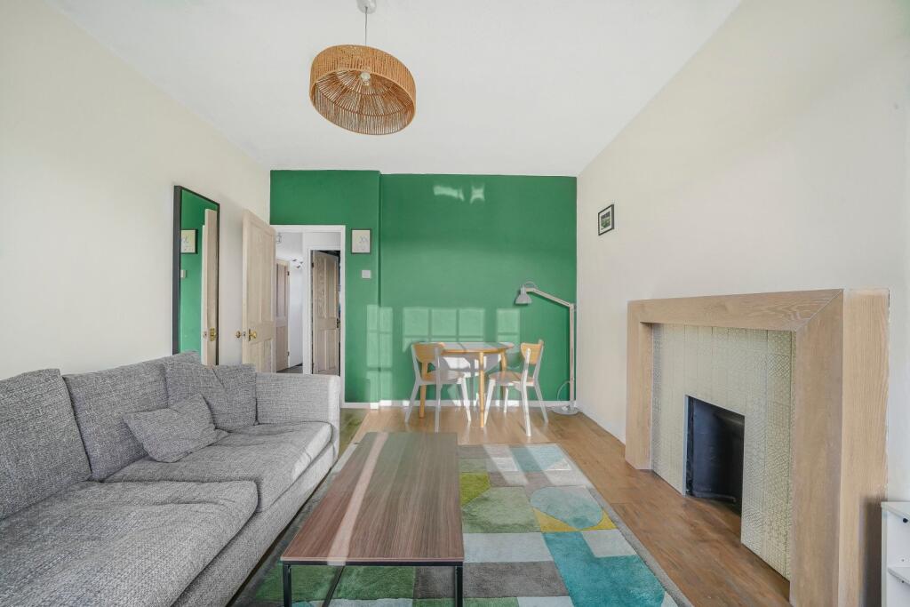 2 bed 1st Floor Flat for rent in Stoke Newington. From Chestertons - Islington