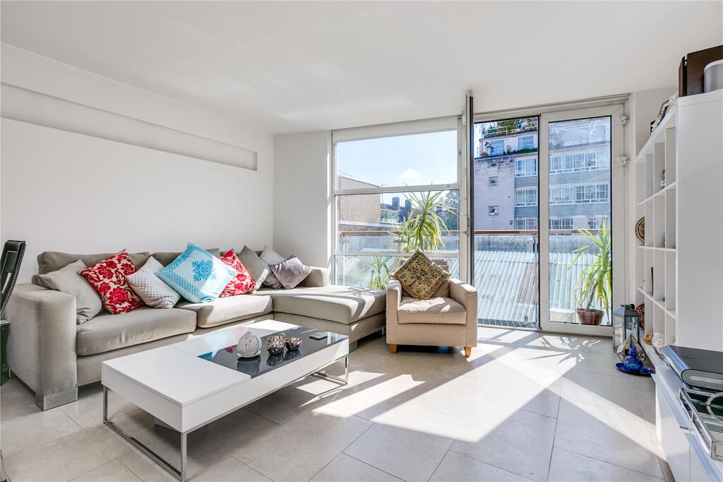 2 bed 1st Floor Flat for rent in London. From Chestertons - Islington