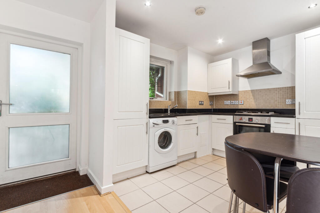 2 bed 1st Floor Flat for rent in Islington. From Chestertons - Islington